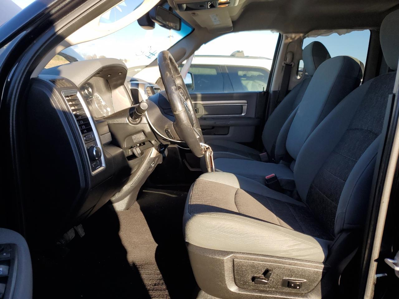 2017 RAM 1500 SLT - Image 7