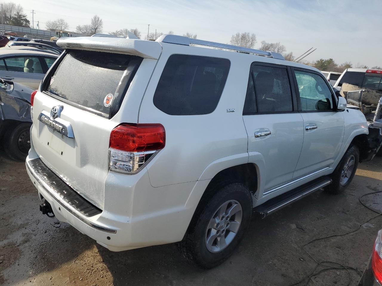 2011 TOYOTA 4RUNNER SR - Image 3