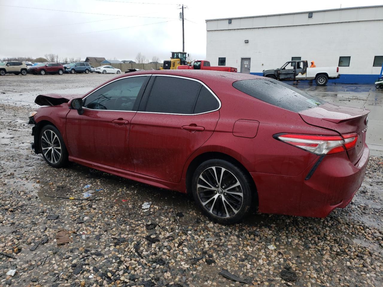 2018 TOYOTA CAMRY L - Фото 2