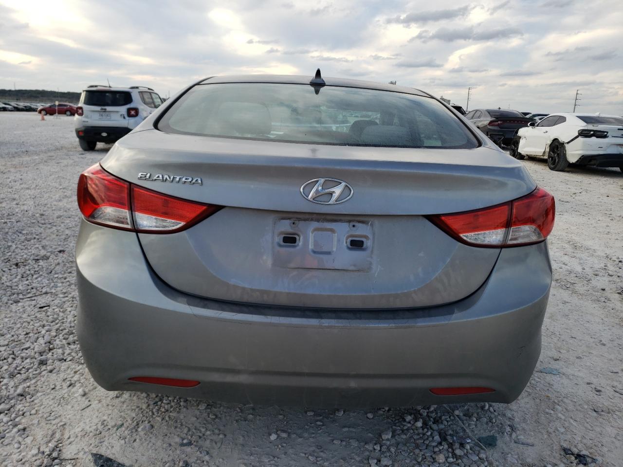 2013 HYUNDAI ELANTRA GL - Image 6