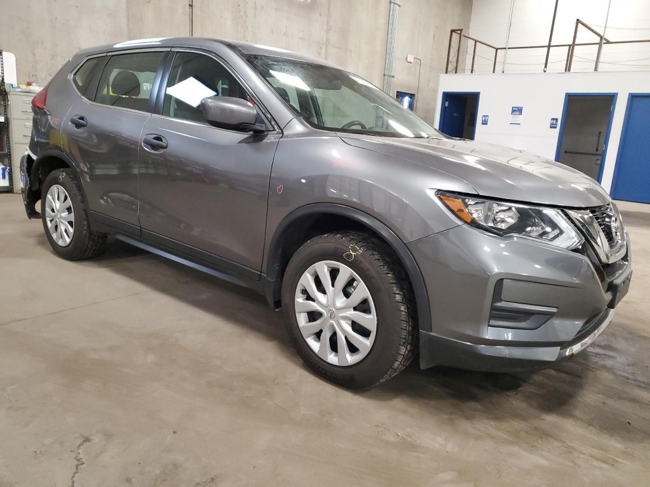 2017 NISSAN ROGUE SV - Фото 4