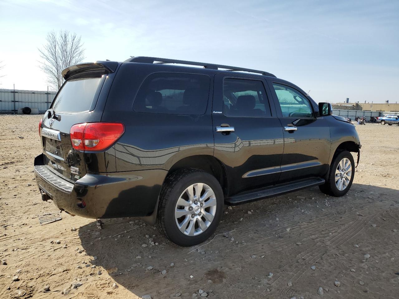 2016 TOYOTA SEQUOIA PL - Image 3