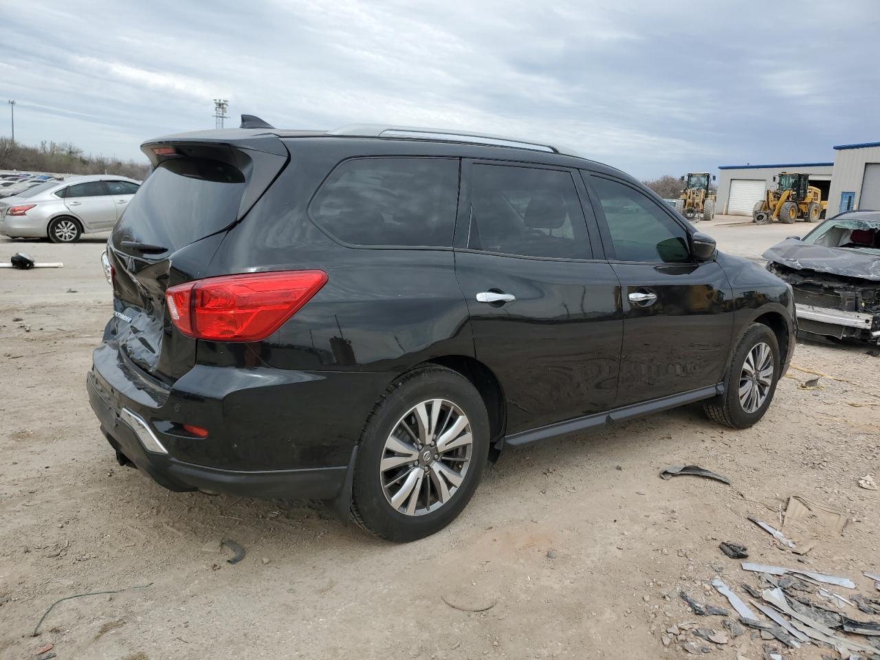 2019 NISSAN PATHFINDER - Фото 3