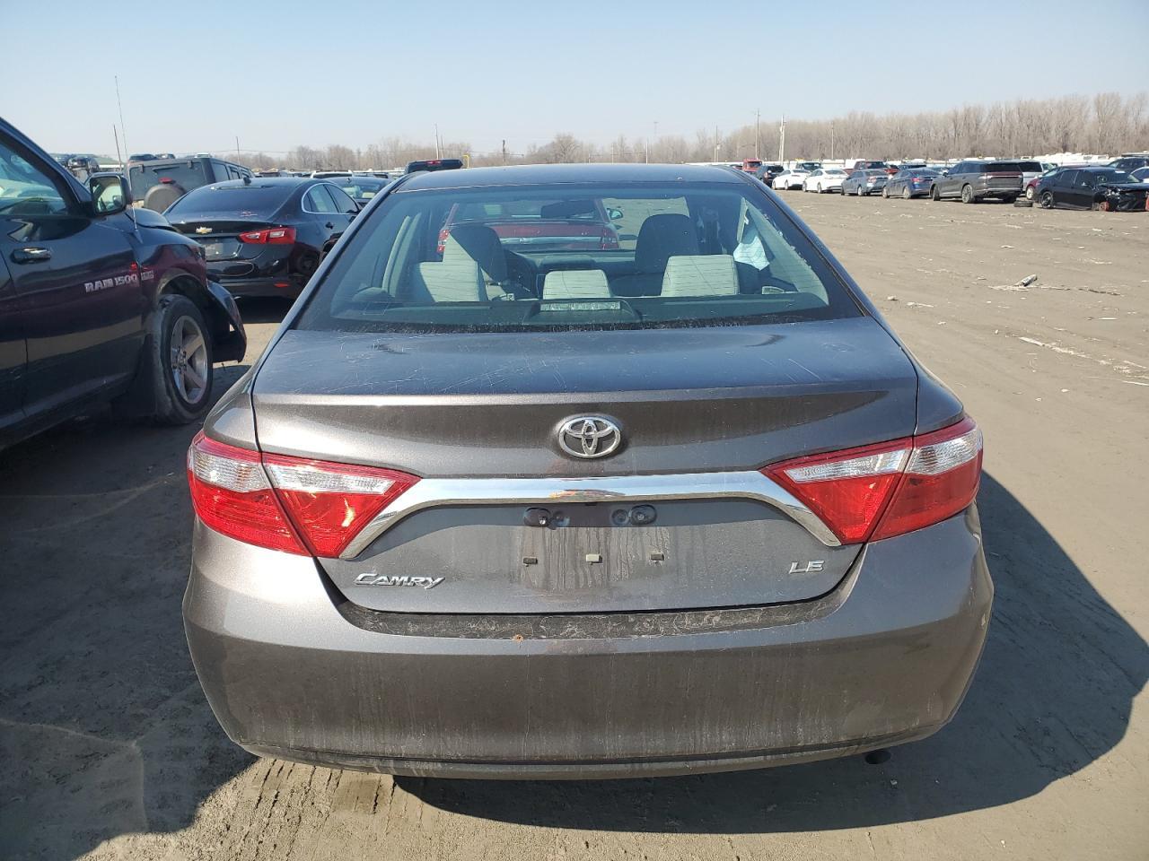 2017 TOYOTA CAMRY LE - Фото 6