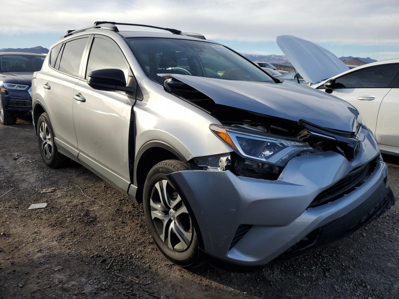 2018 TOYOTA RAV4 LE - Фото 4