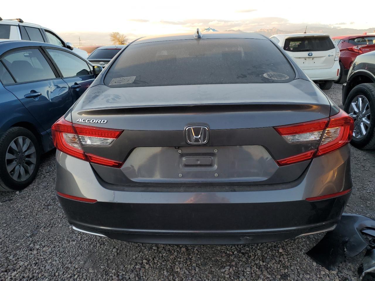 2018 HONDA ACCORD LX - Фото 6