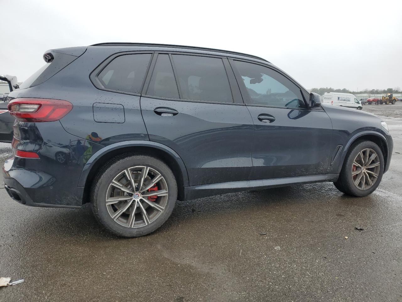 2022 BMW X5 M50I - Фото 3