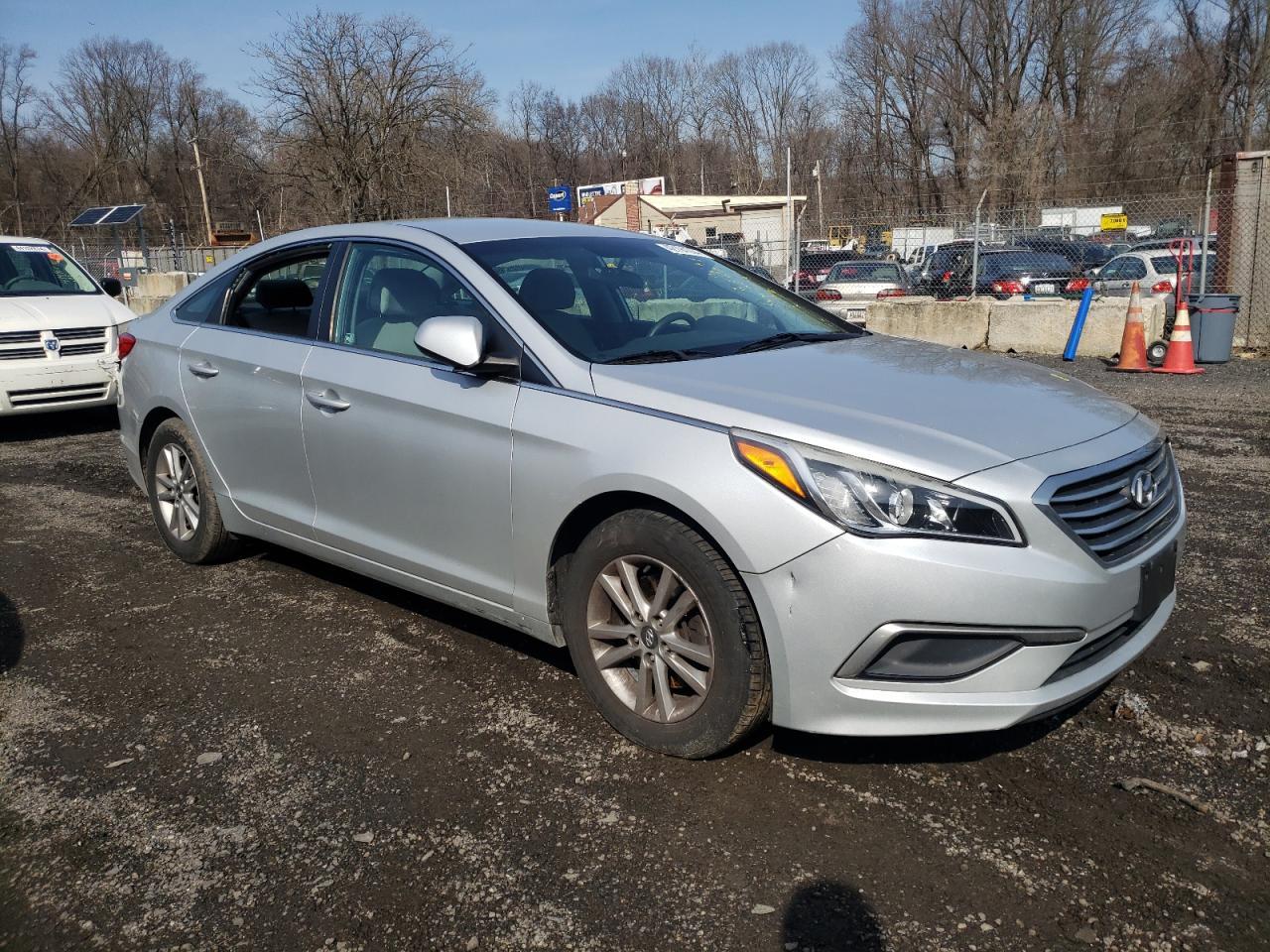 2017 HYUNDAI SONATA SE - Фото 4