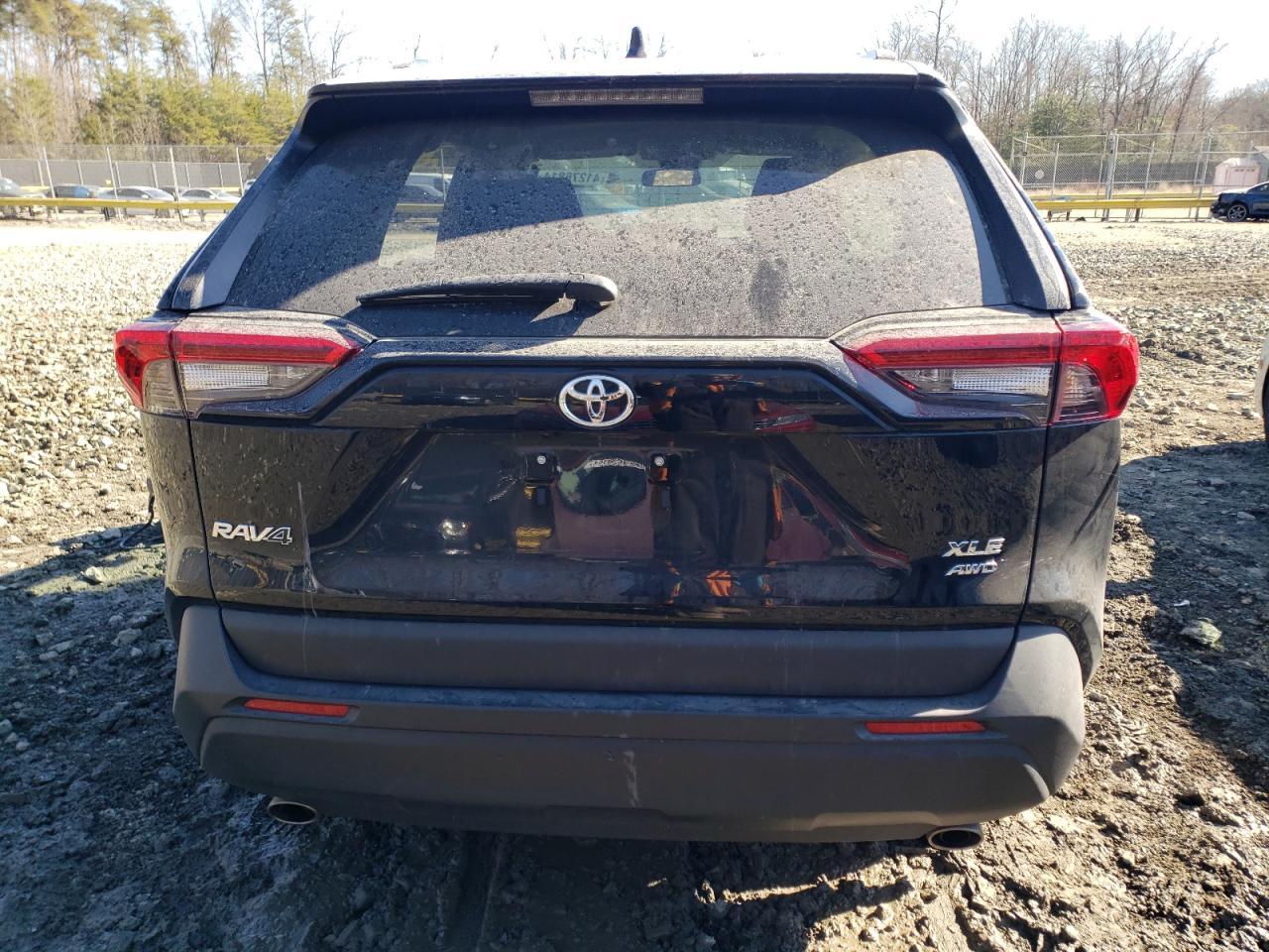 2022 TOYOTA RAV4 XLE - Image 6