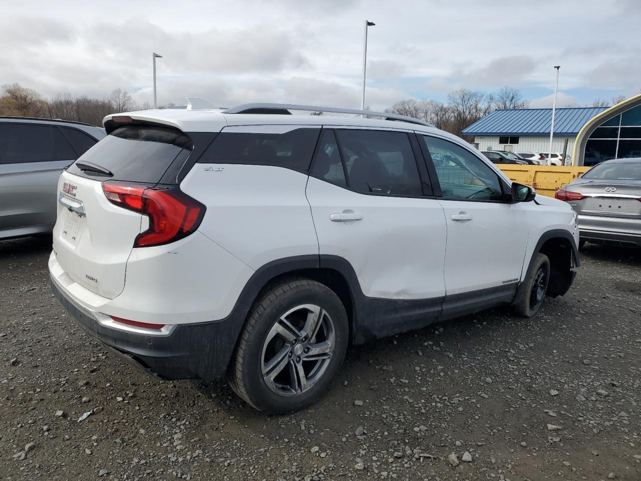 2021 GMC TERRAIN SL - Image 3