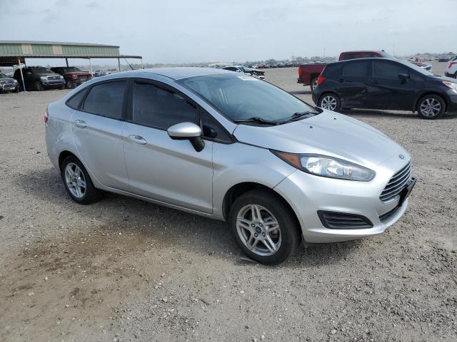 2019 Ford Fiesta Se - Image 4
