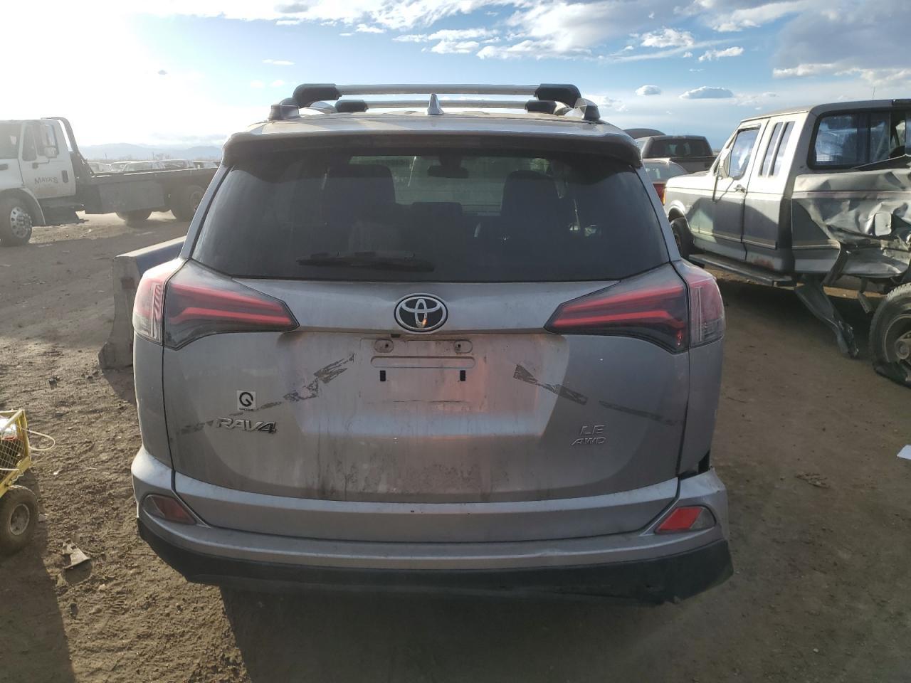 2018 TOYOTA RAV4 LE - Image 6