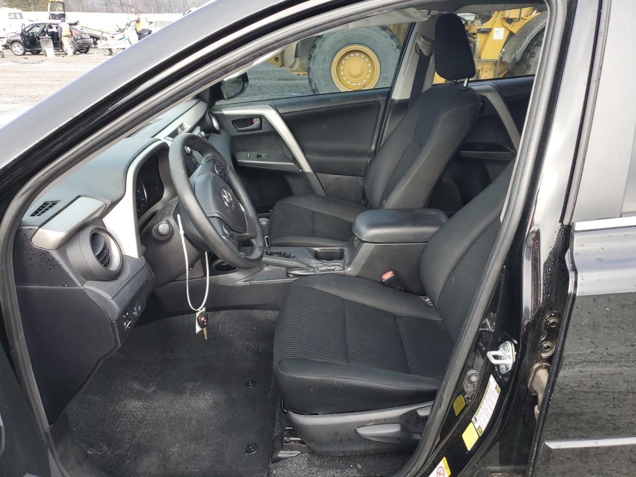 2018 TOYOTA RAV4 LE - Фото 7