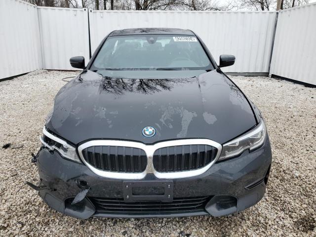 2022 BMW 330Xe - Фото 5