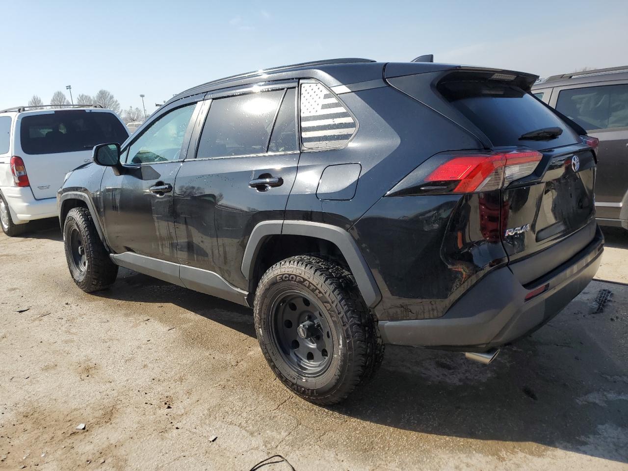 2020 TOYOTA RAV4 XLE - Image 2