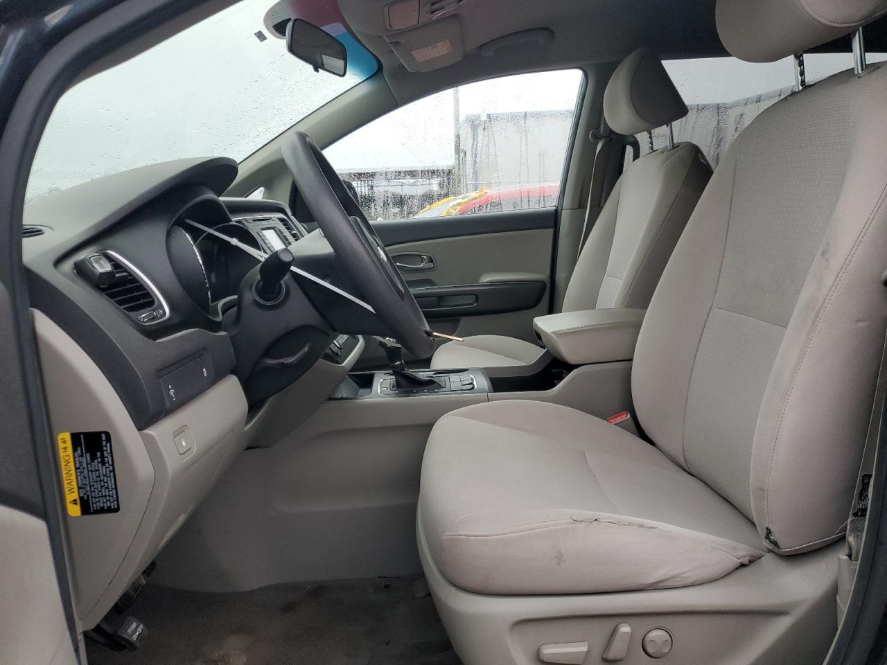 2017 KIA SEDONA LX - Image 7
