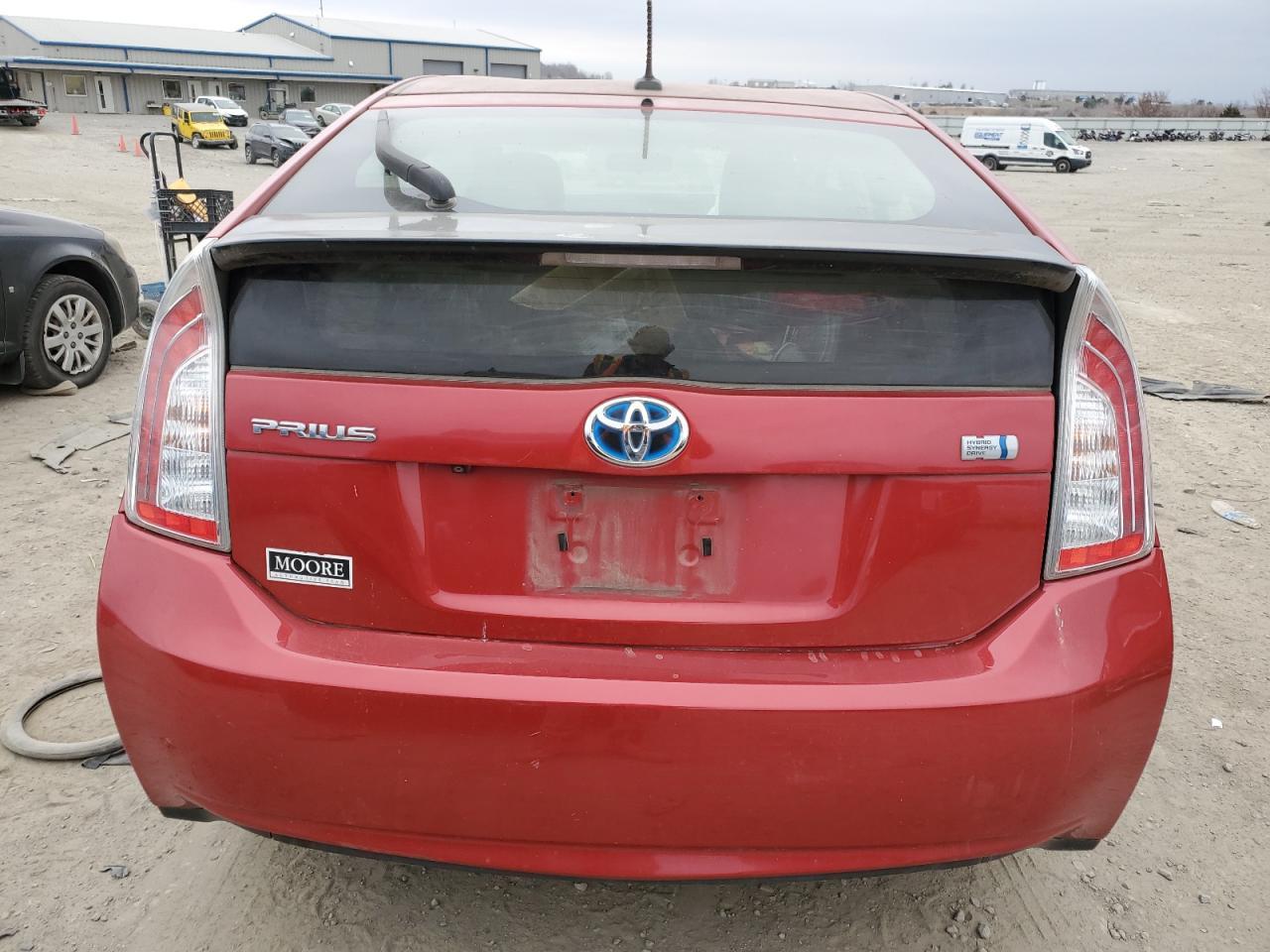 2015 TOYOTA PRIUS - Image 6