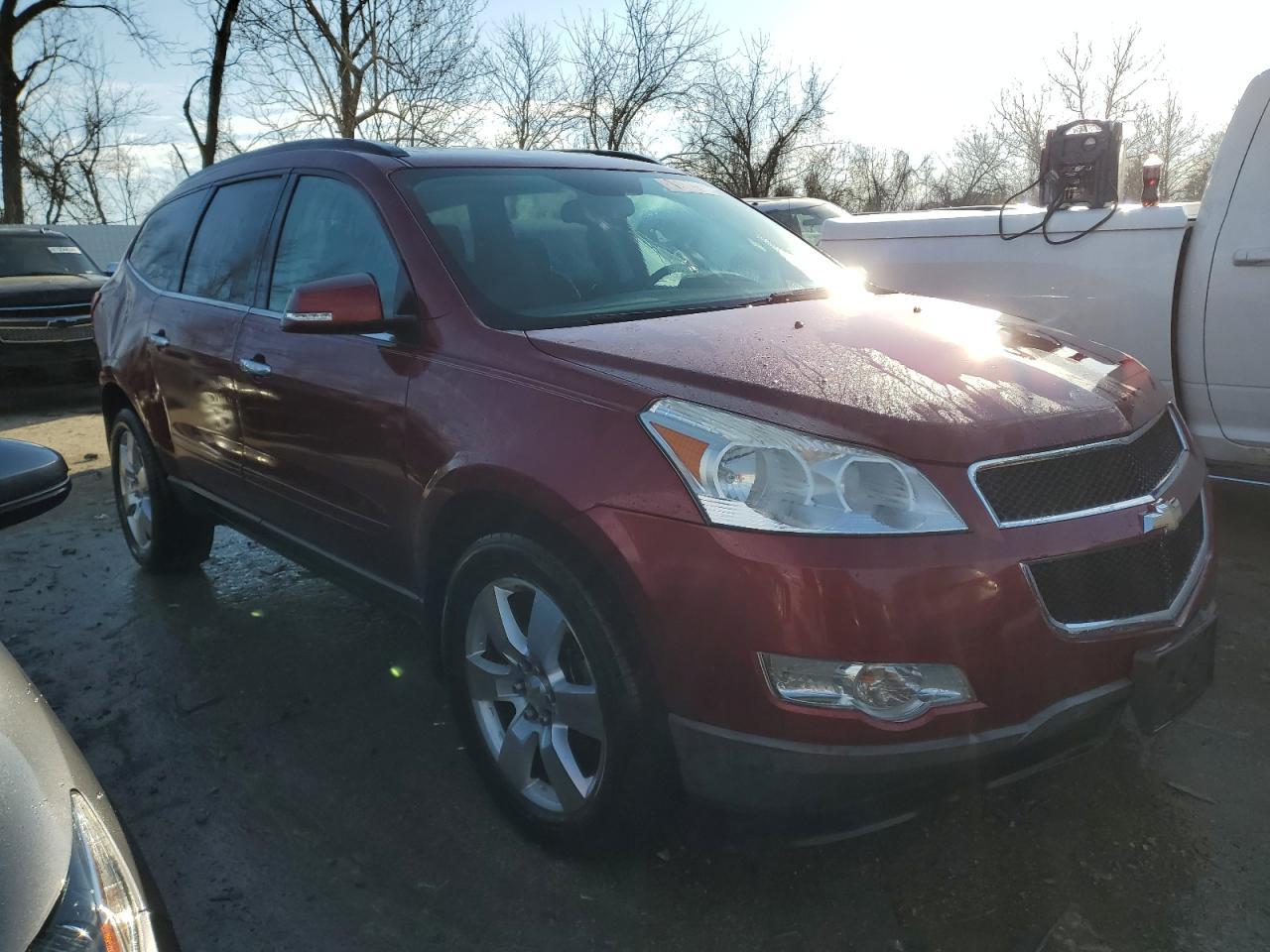 2011 CHEVROLET TRAVERSE L - Image 4