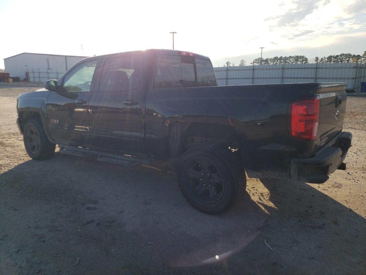 2017 CHEVROLET SILVERADO - Image 2