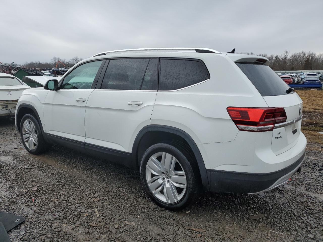 2019 VOLKSWAGEN ATLAS SE - Image 2