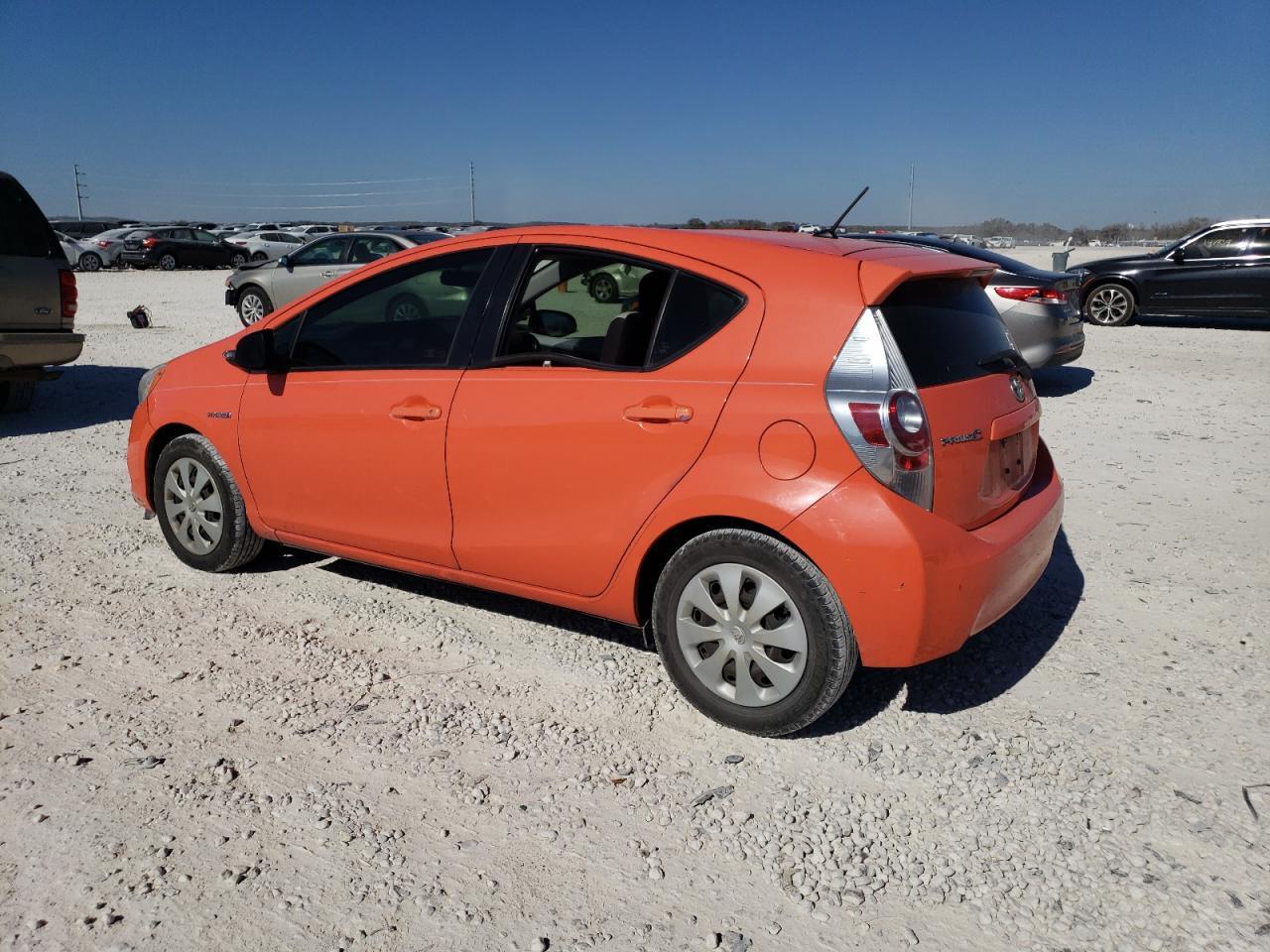 2013 TOYOTA PRIUS C - Image 2