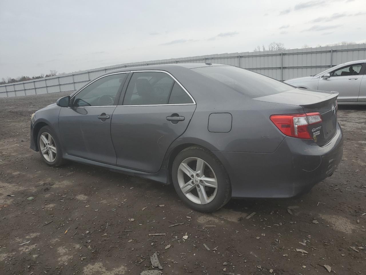 2013 TOYOTA CAMRY L - Фото 2