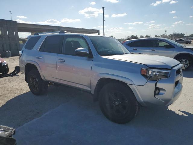 2019 Toyota 4Runner Sr5 - Image 4