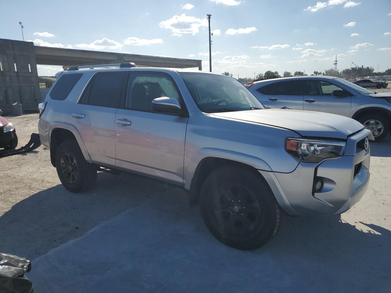 2019 TOYOTA 4RUNNER SR - Фото 4