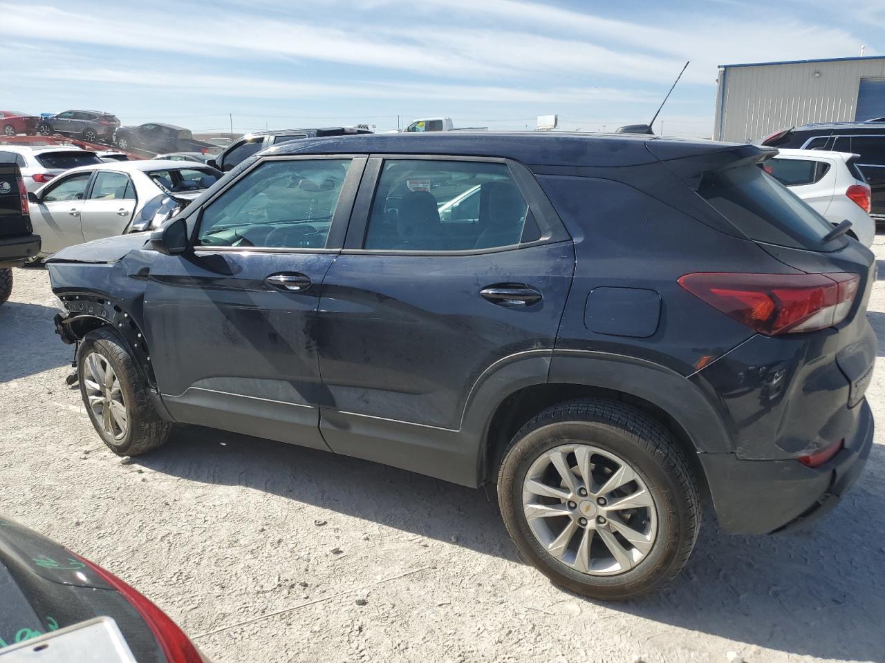 2021 CHEVROLET TRAILBLAZE - Image 2