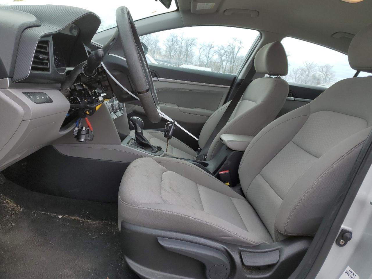 2019 HYUNDAI ELANTRA SE - Фото 7