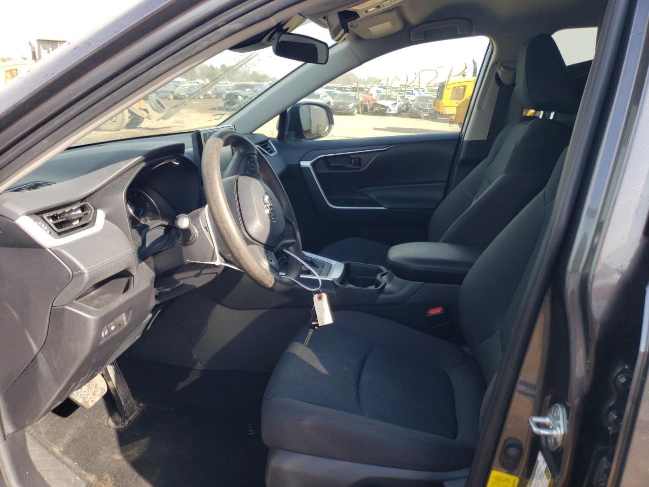 2021 TOYOTA RAV4 LE - Фото 7