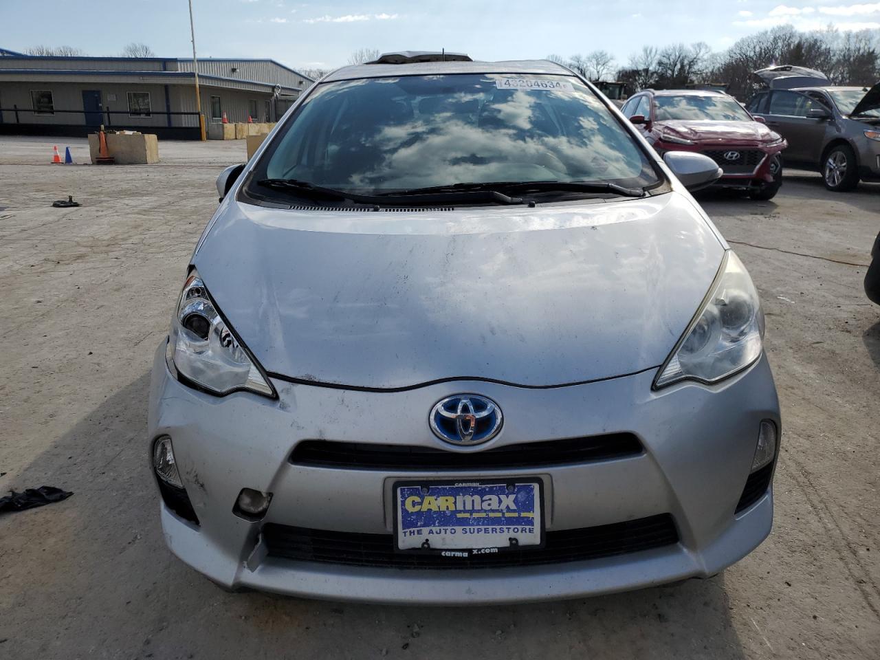 2013 TOYOTA PRIUS C - Image 5
