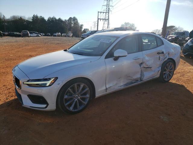 2020 Volvo S60 T5 Momentum