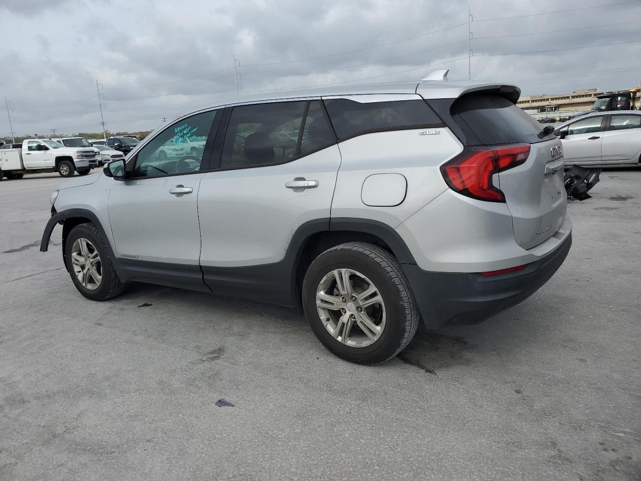2018 GMC TERRAIN SL - Image 2