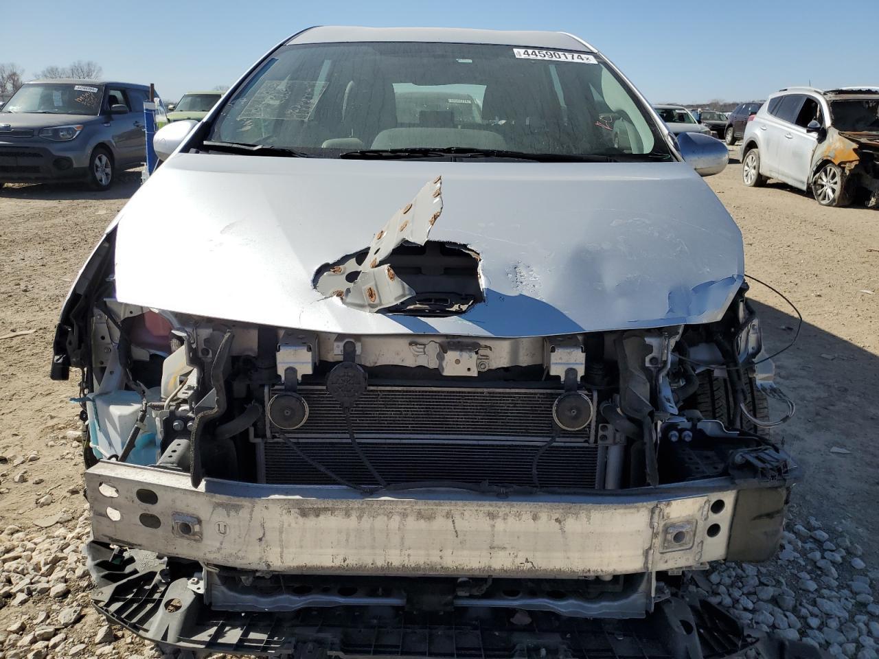 2015 TOYOTA PRIUS V - Image 5
