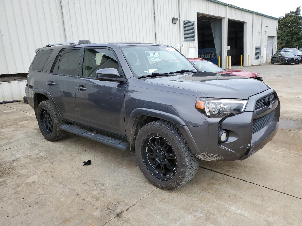 2019 TOYOTA 4RUNNER SR - Image 4