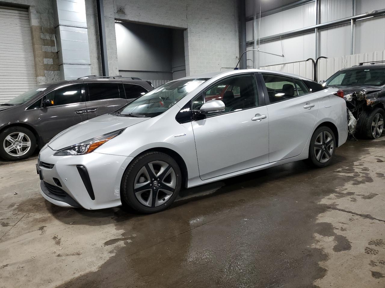 2019 TOYOTA PRIUS