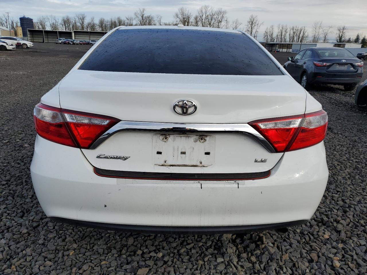 2016 TOYOTA CAMRY LE - Фото 6