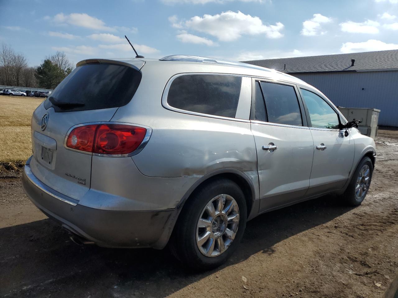 2011 BUICK ENCLAVE CX - Image 3