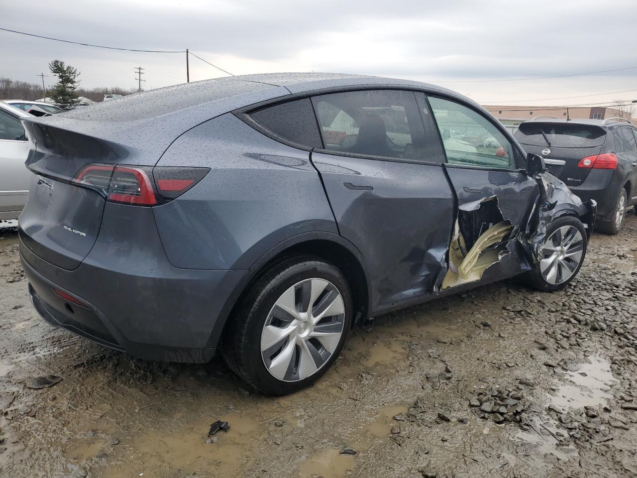 2023 TESLA MODEL Y - Фото 3