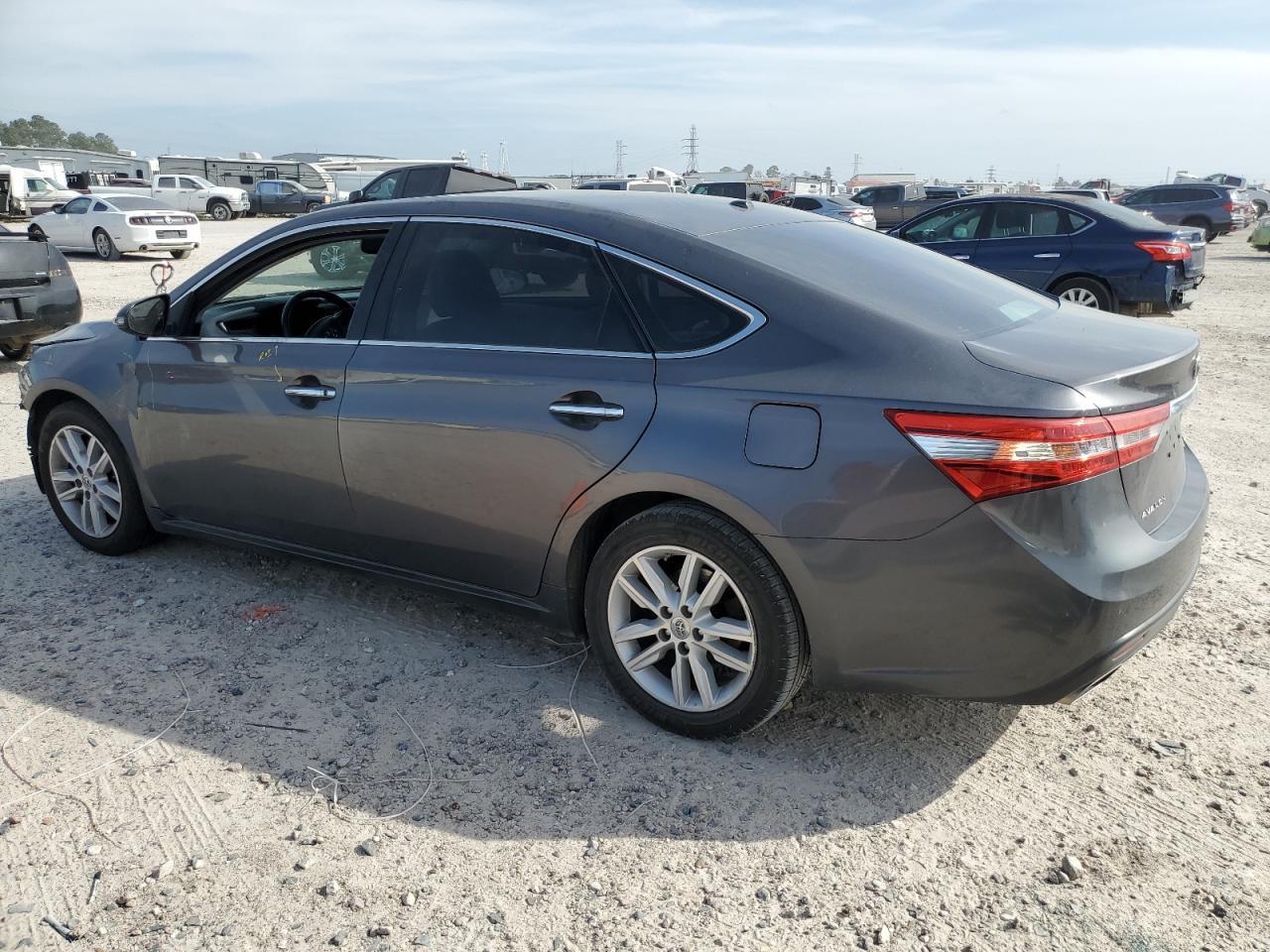2015 TOYOTA AVALON XLE - Image 2