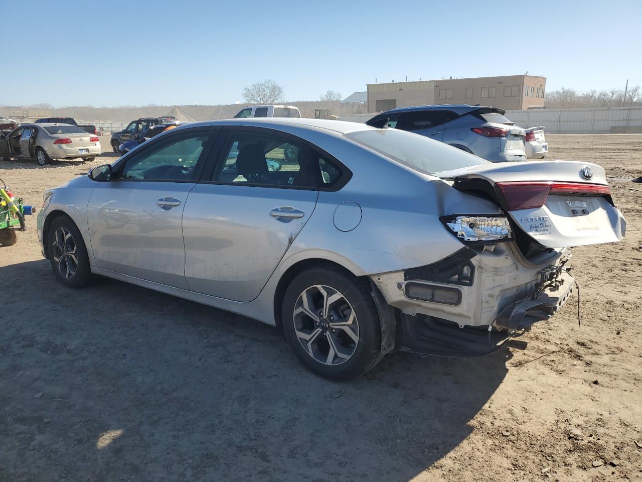 2021 KIA FORTE FE - Фото 2