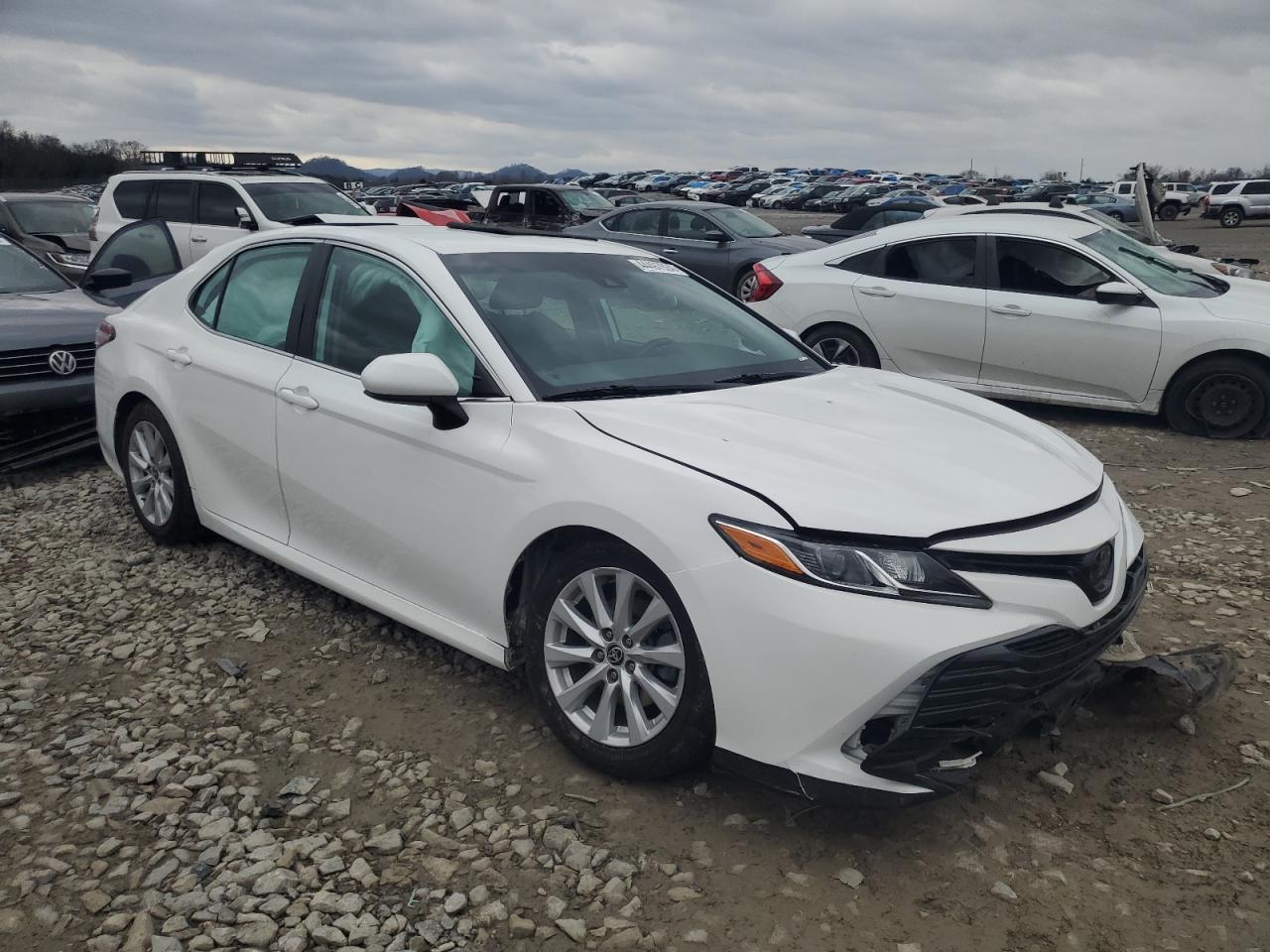2020 TOYOTA CAMRY LE - Фото 4