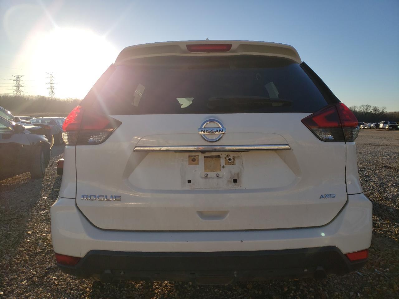2017 NISSAN ROGUE S - Image 6