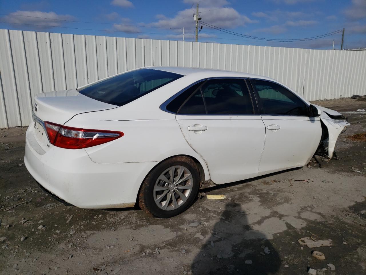 2017 TOYOTA CAMRY LE - Image 3