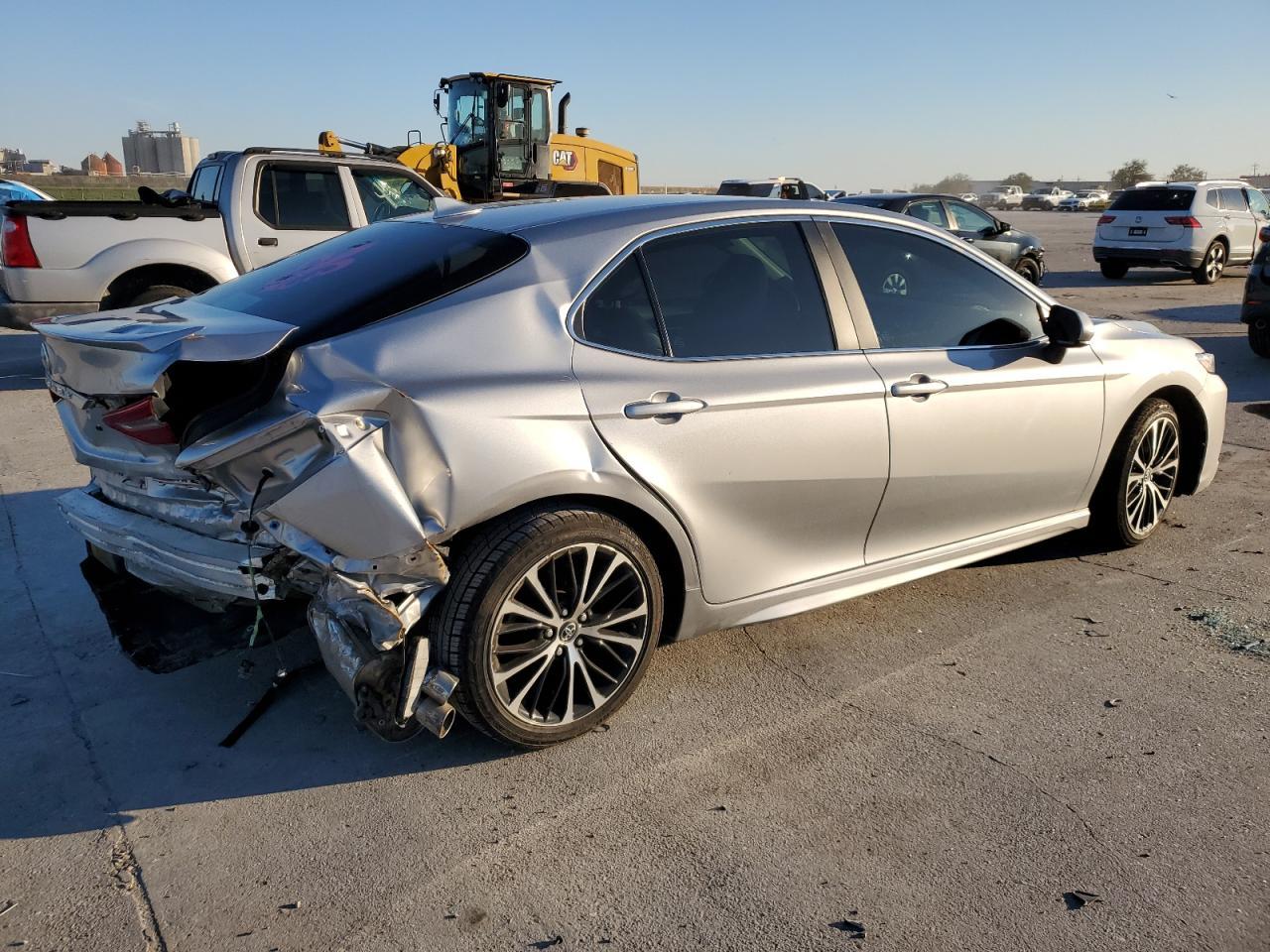 2019 TOYOTA CAMRY L - Фото 3