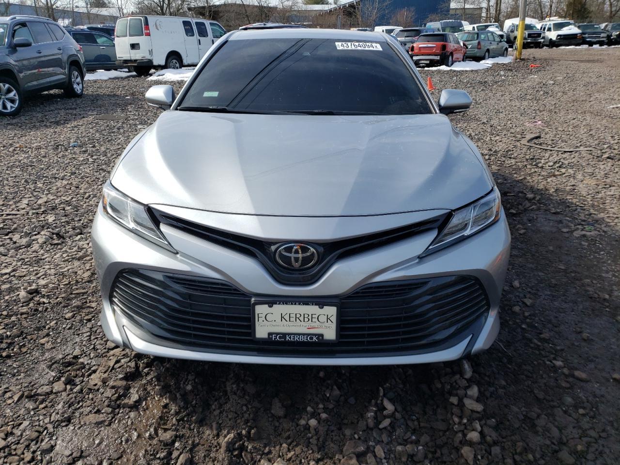 2020 TOYOTA CAMRY LE - Фото 5