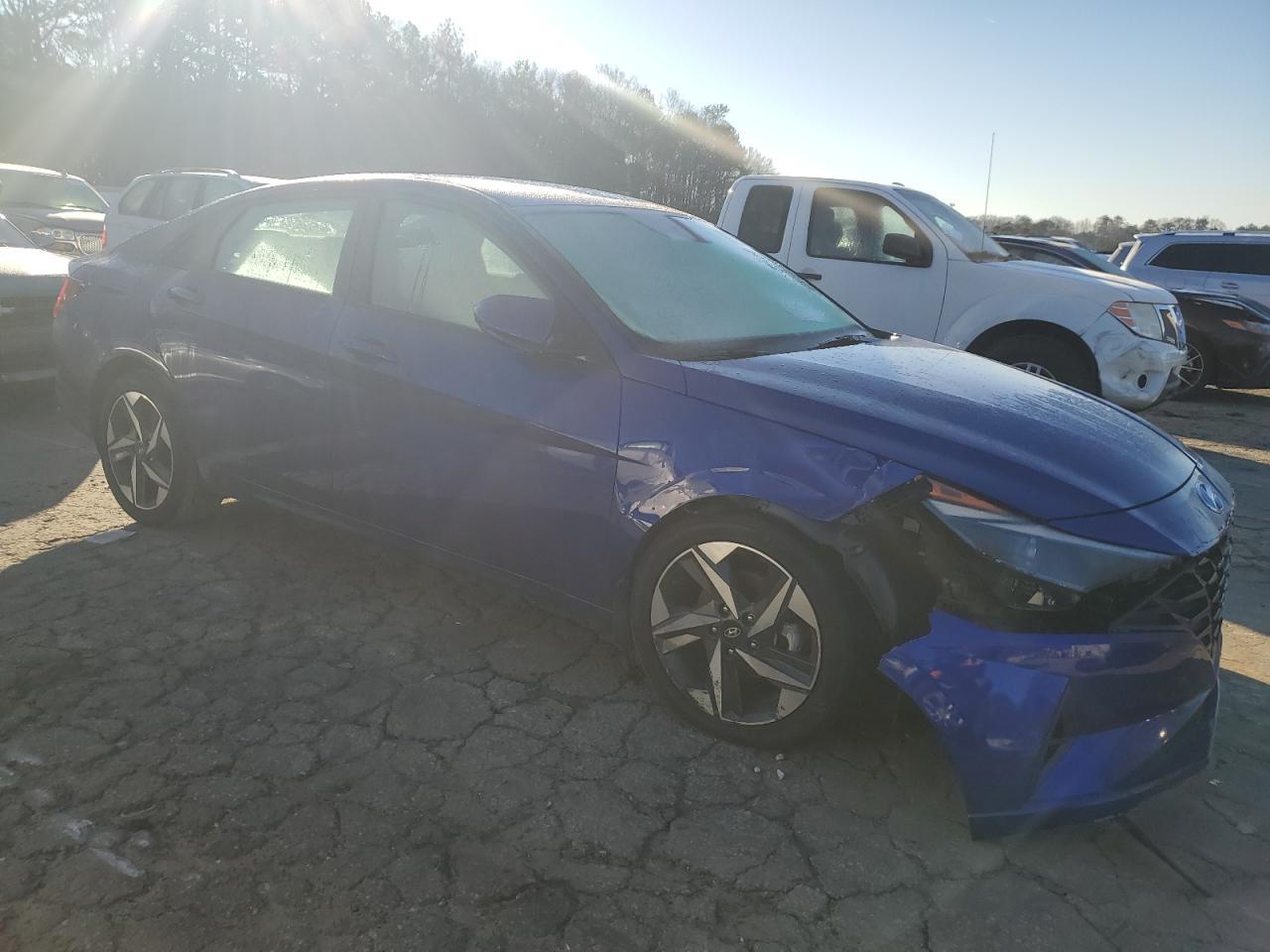 2023 HYUNDAI ELANTRA SE - Фото 4