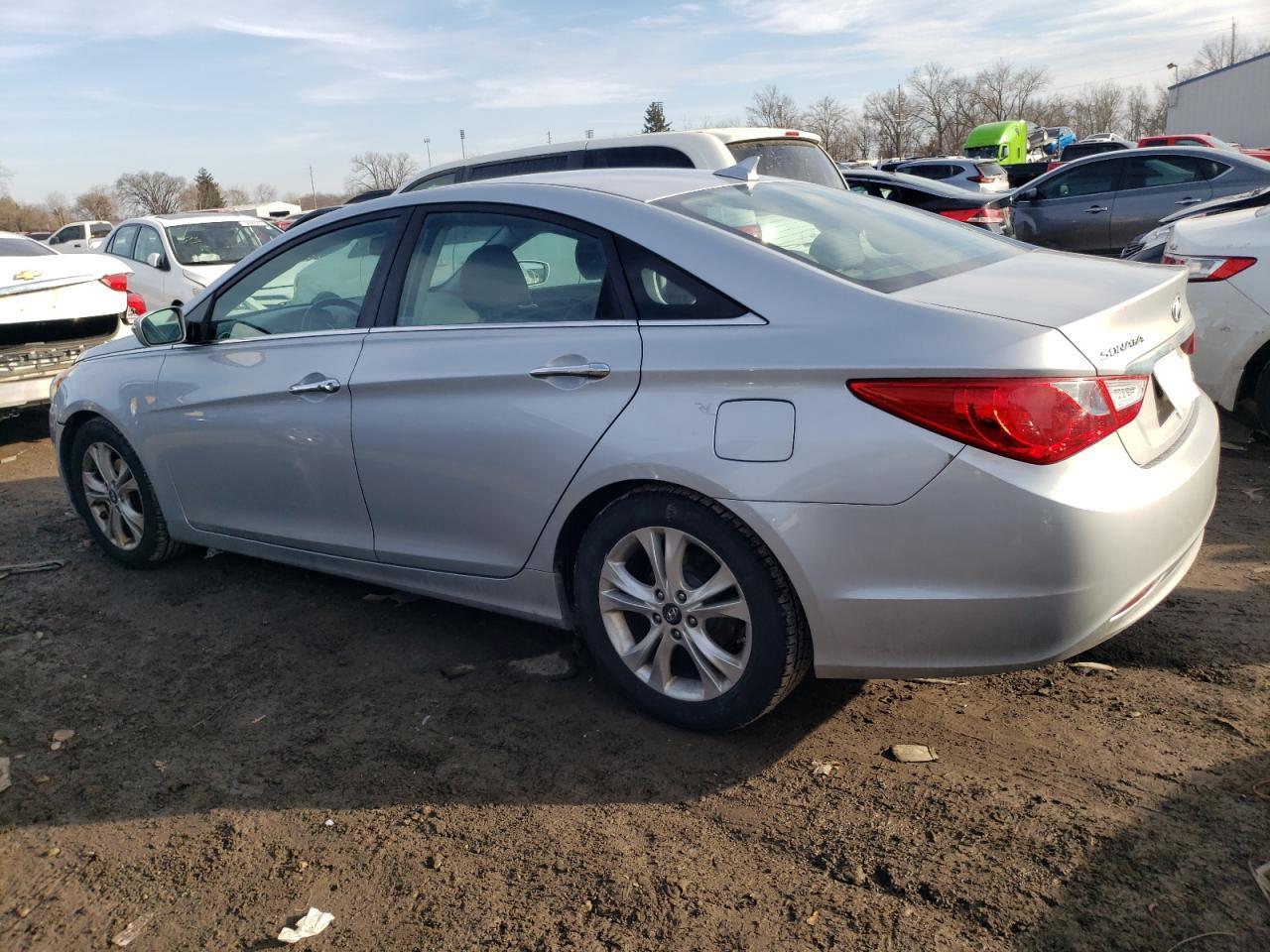 2011 HYUNDAI SONATA SE - Image 2