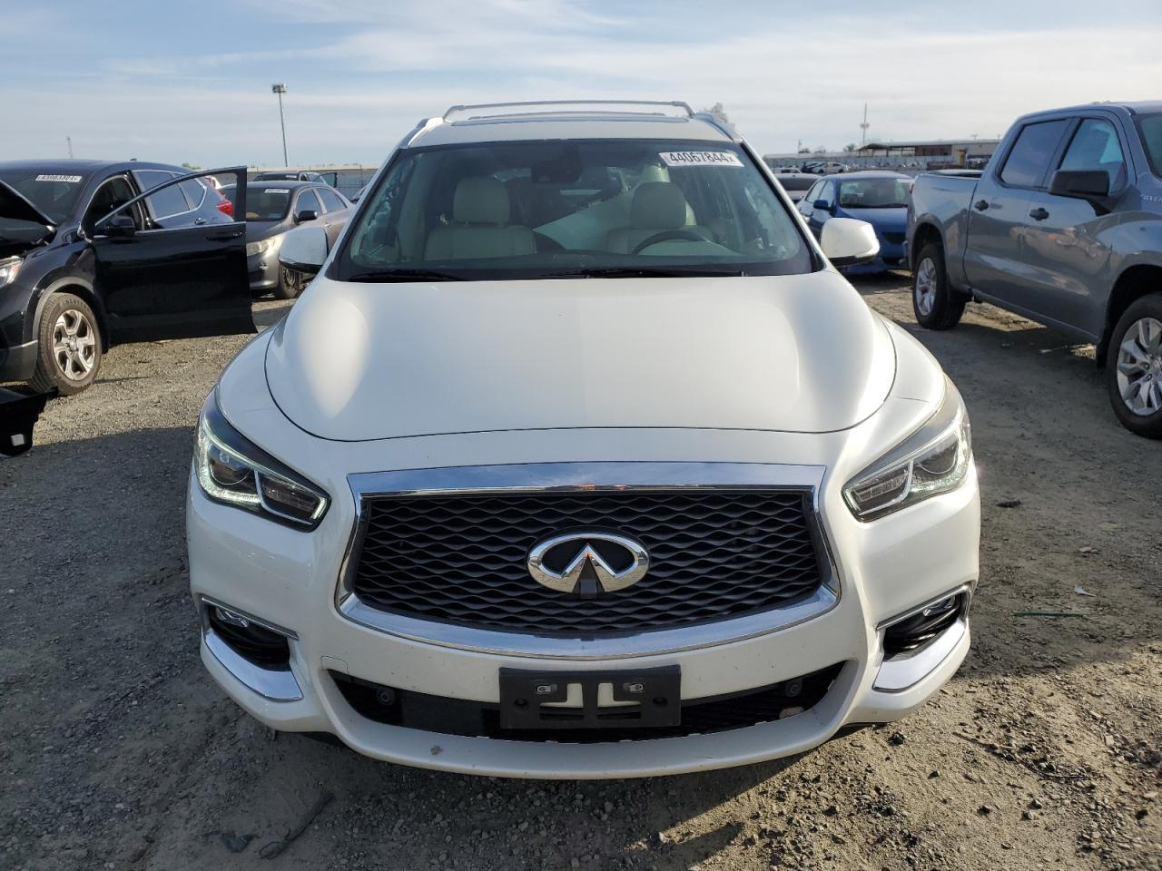 2019 INFINITI QX60 LUXE - Image 5